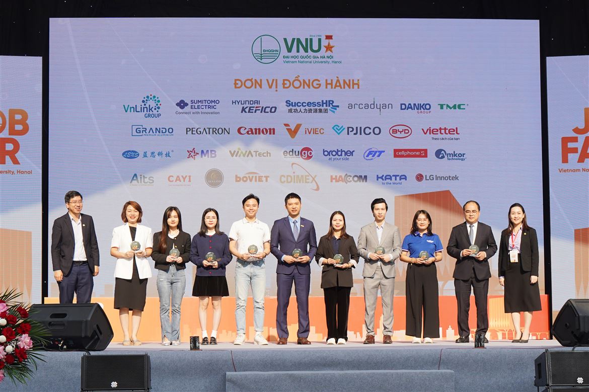 Danko Group đồng hành cùng “Hành trình nghề nghiệp và kết nối việc làm” tại Đại Học Quốc Gia Hà Nội