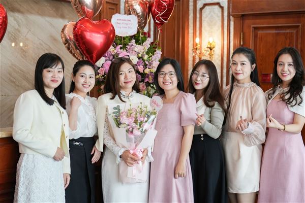 DANKO IN BLOOM - TÔN VINH PHÁI ĐẸP, RỰC RỠ SẮC HOA MỪNG NGÀY 8/3 