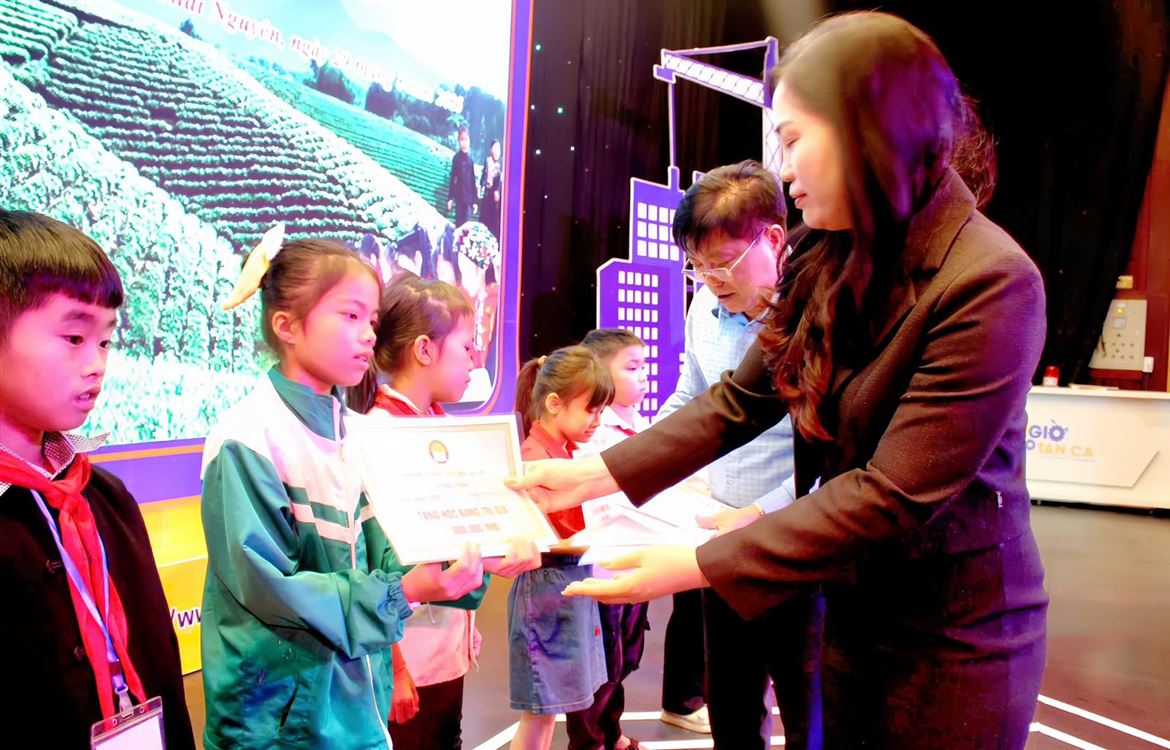 DANKO GROUP ĐỒNG HÀNH CÙNG HỌC SINH VƯỢT KHÓ - GIEO MẦM NHÂN ÁI, DỰNG XÂY TƯƠNG LAI
