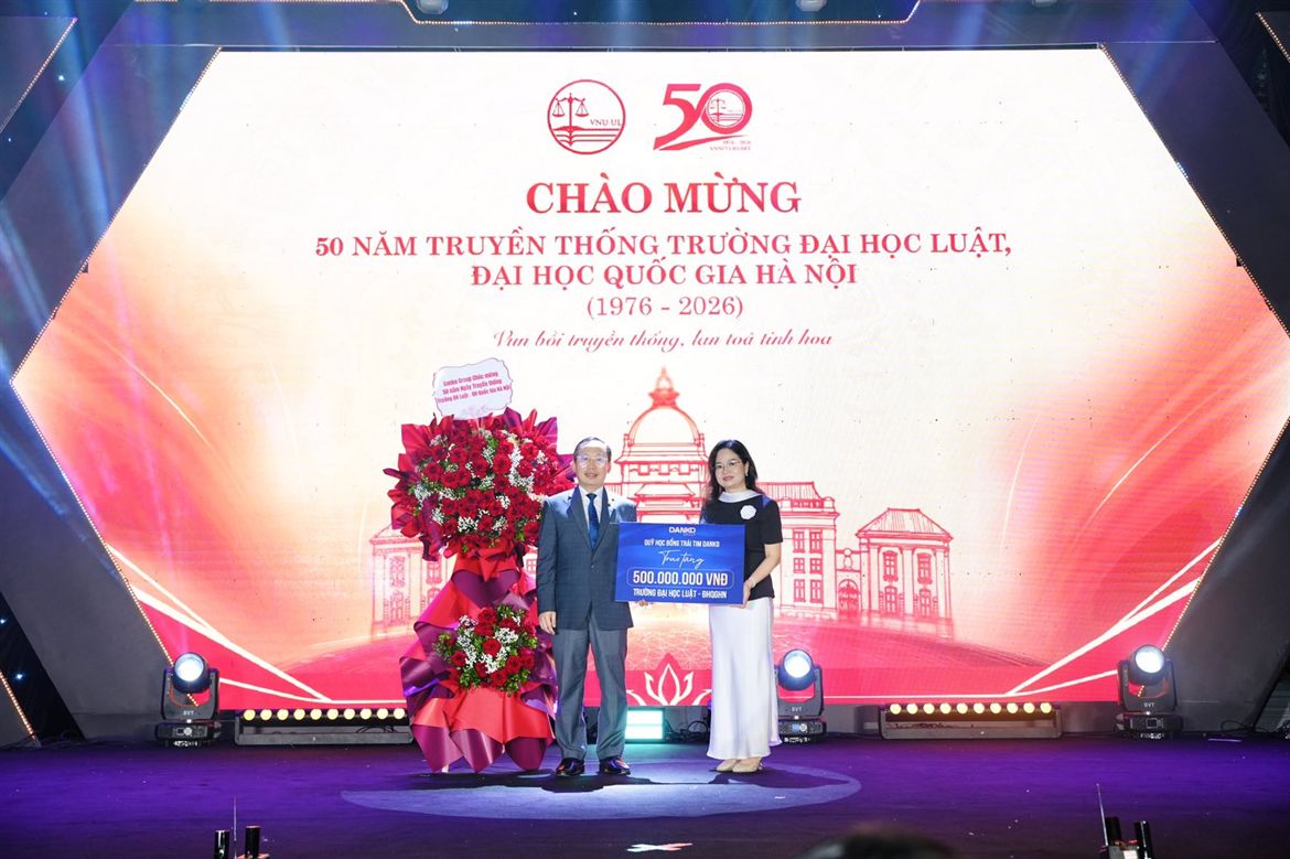 Danko Group trao 500 triệu đồng học bổng, đồng hành cùng hành trình 50 năm Trường Đại học Luật – ĐHQGHN