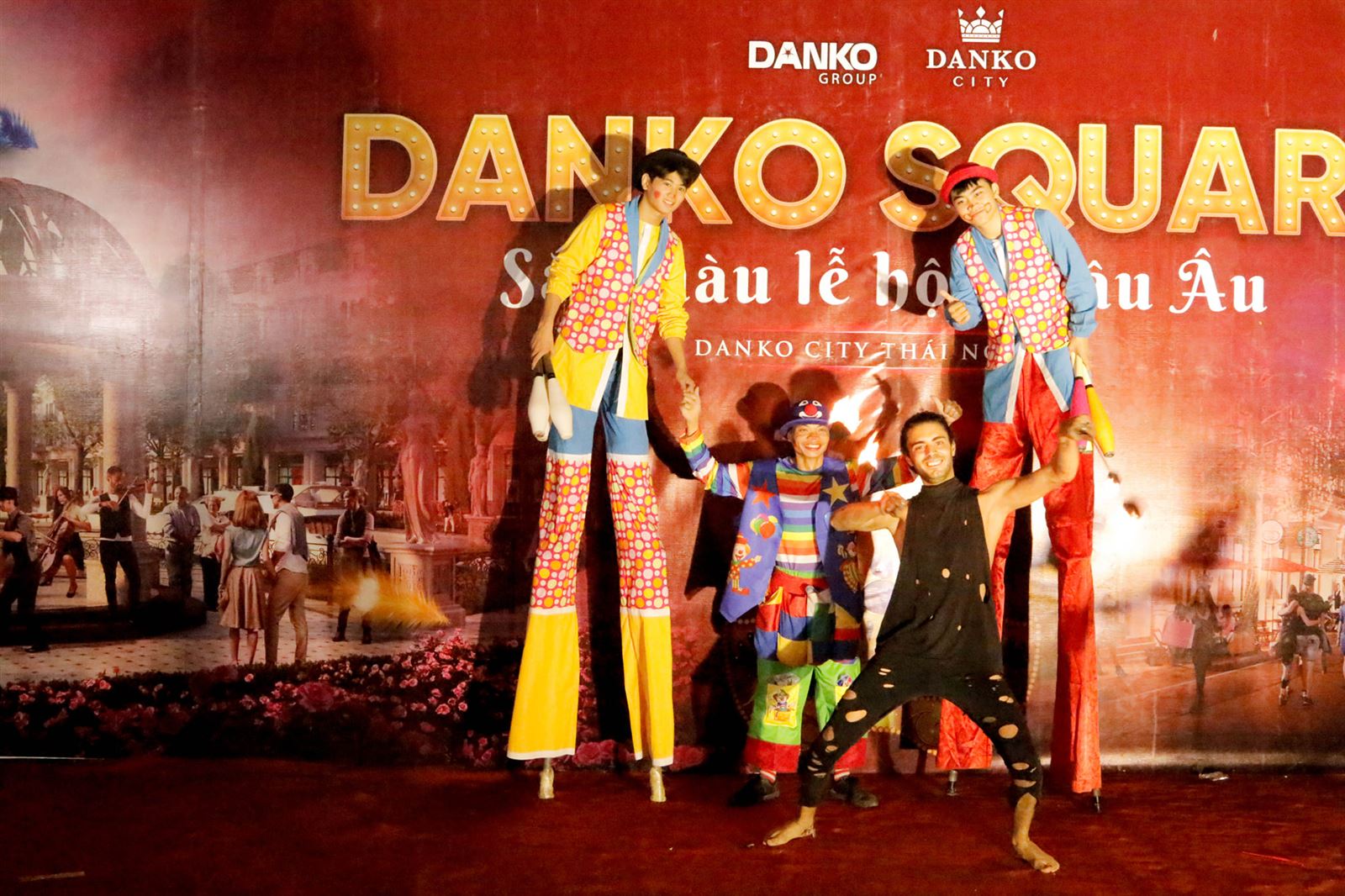 Danko Square - Sắc màu lễ hội châu Âu - Ngày 18/10/2020